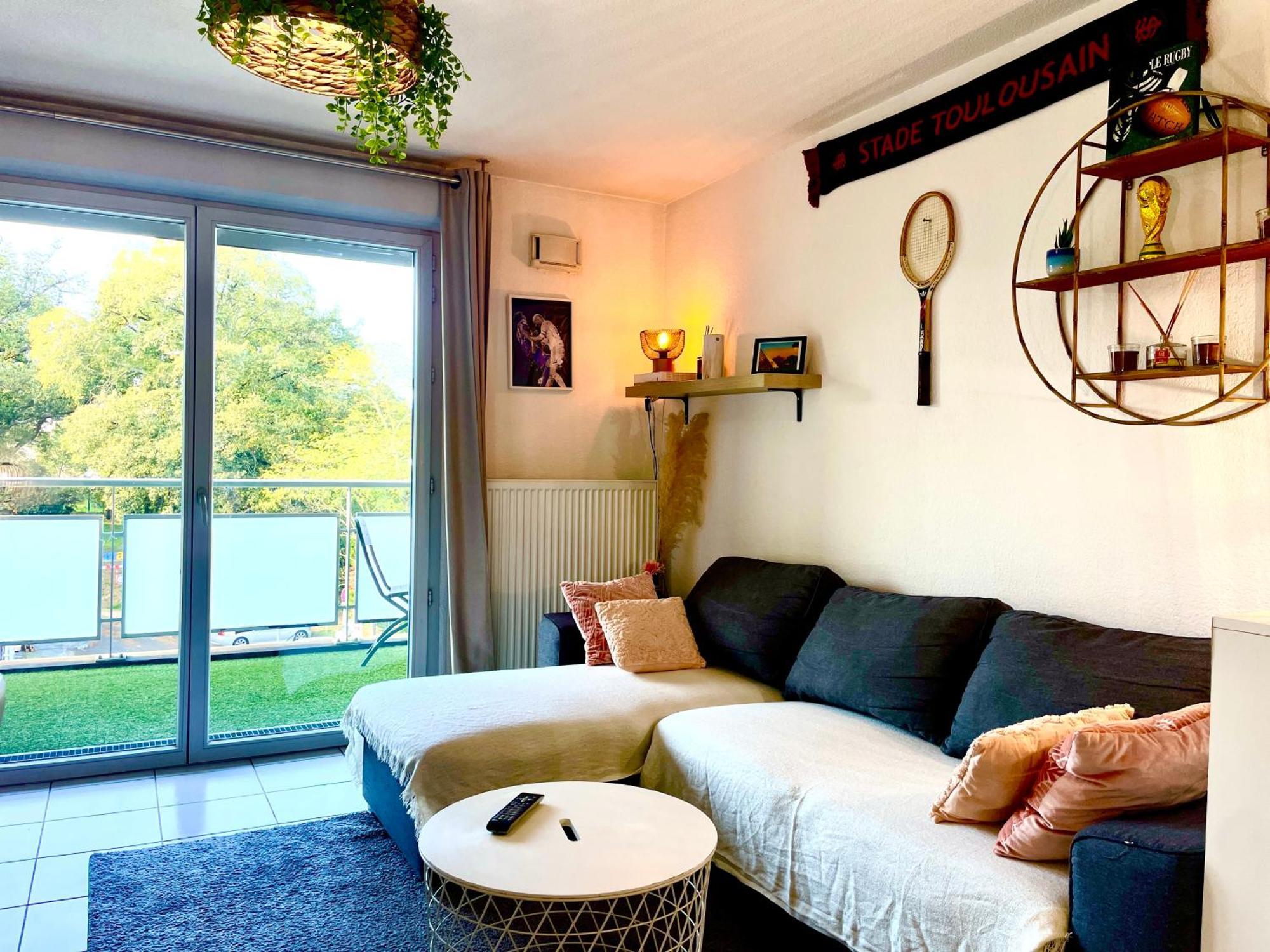 Bel Appartement T3 de 60m2 avec Parking, Terrasse, proche du Métro et du Périph Tolosa Esterno foto