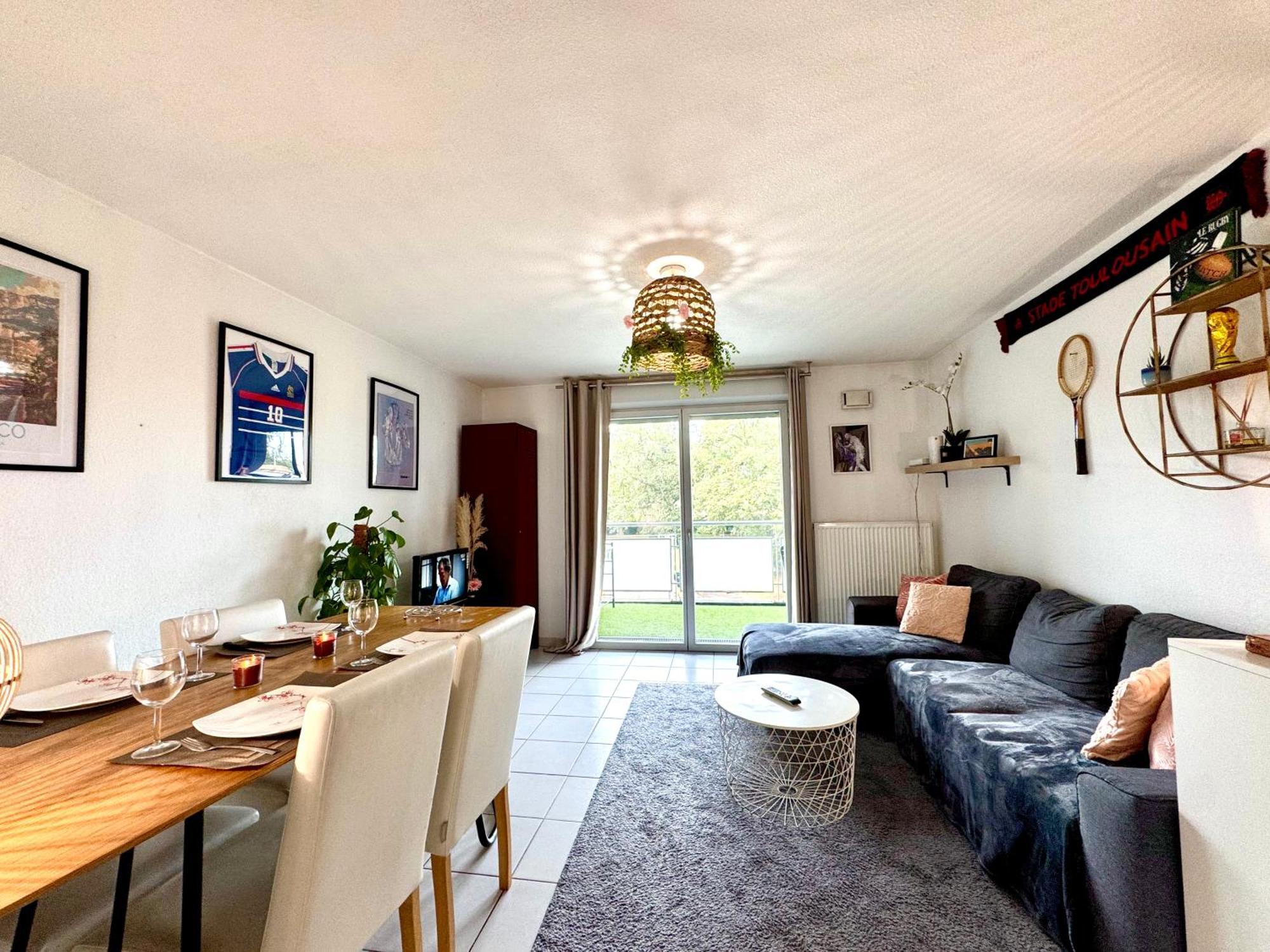Bel Appartement T3 de 60m2 avec Parking, Terrasse, proche du Métro et du Périph Tolosa Esterno foto