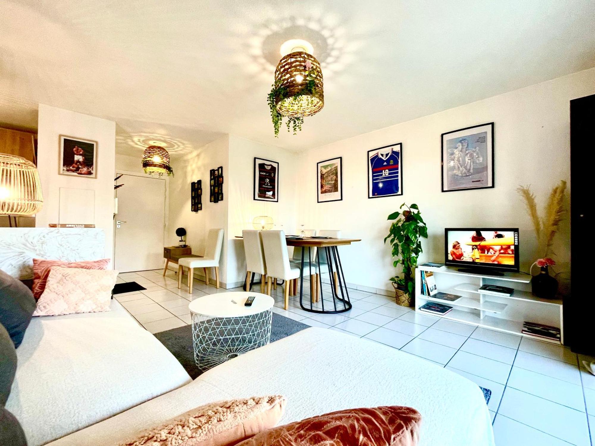 Bel Appartement T3 de 60m2 avec Parking, Terrasse, proche du Métro et du Périph Tolosa Esterno foto