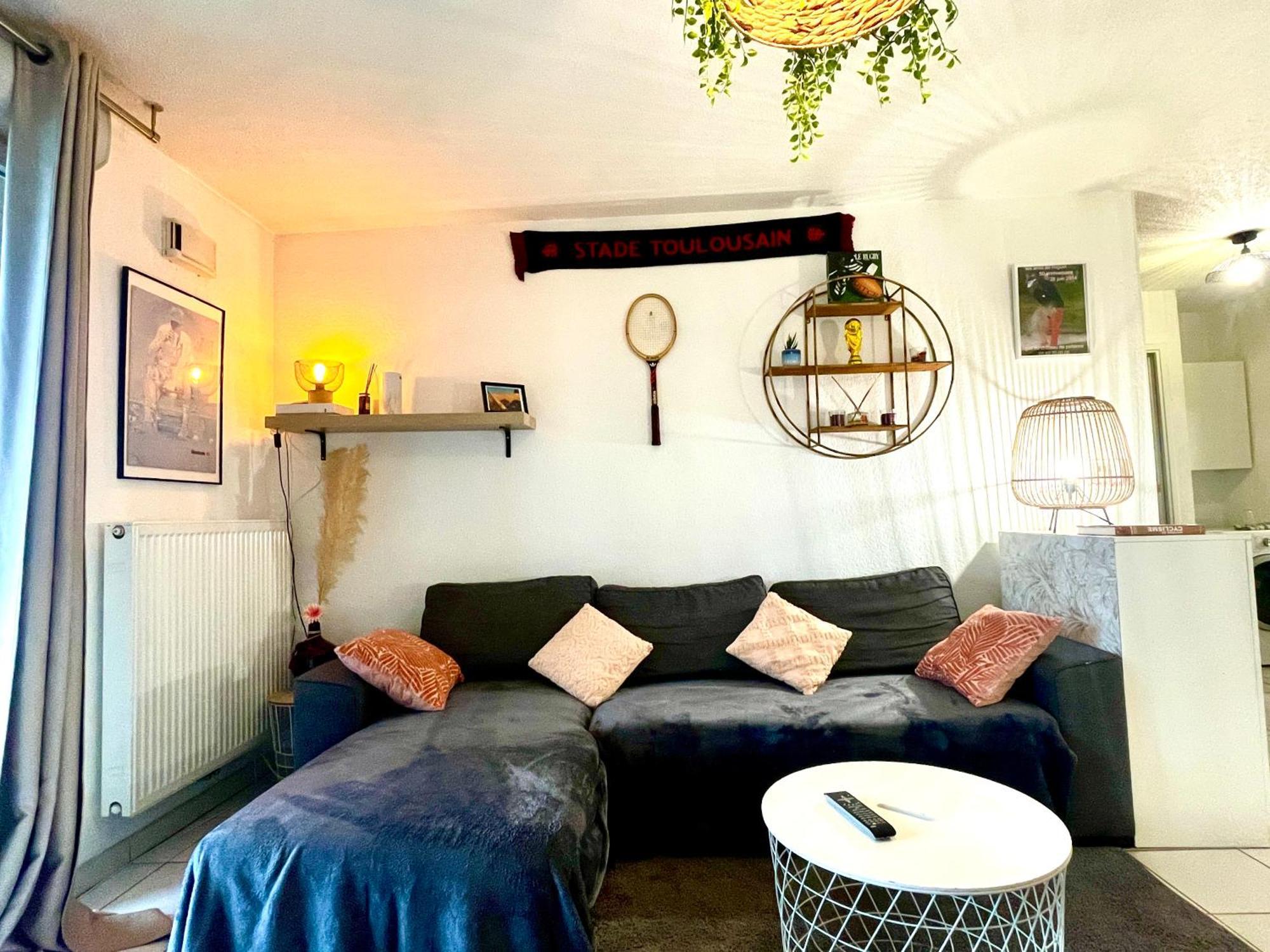 Bel Appartement T3 de 60m2 avec Parking, Terrasse, proche du Métro et du Périph Tolosa Esterno foto
