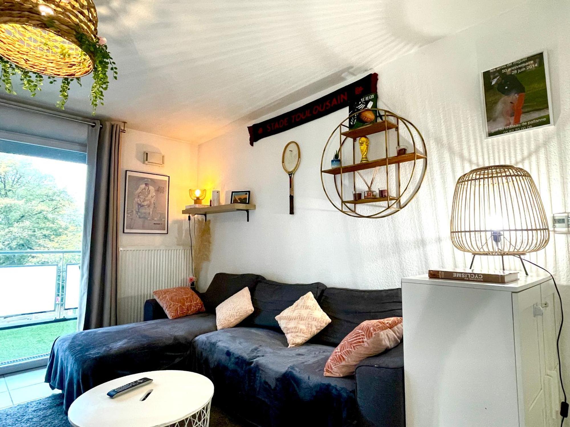 Bel Appartement T3 de 60m2 avec Parking, Terrasse, proche du Métro et du Périph Tolosa Esterno foto