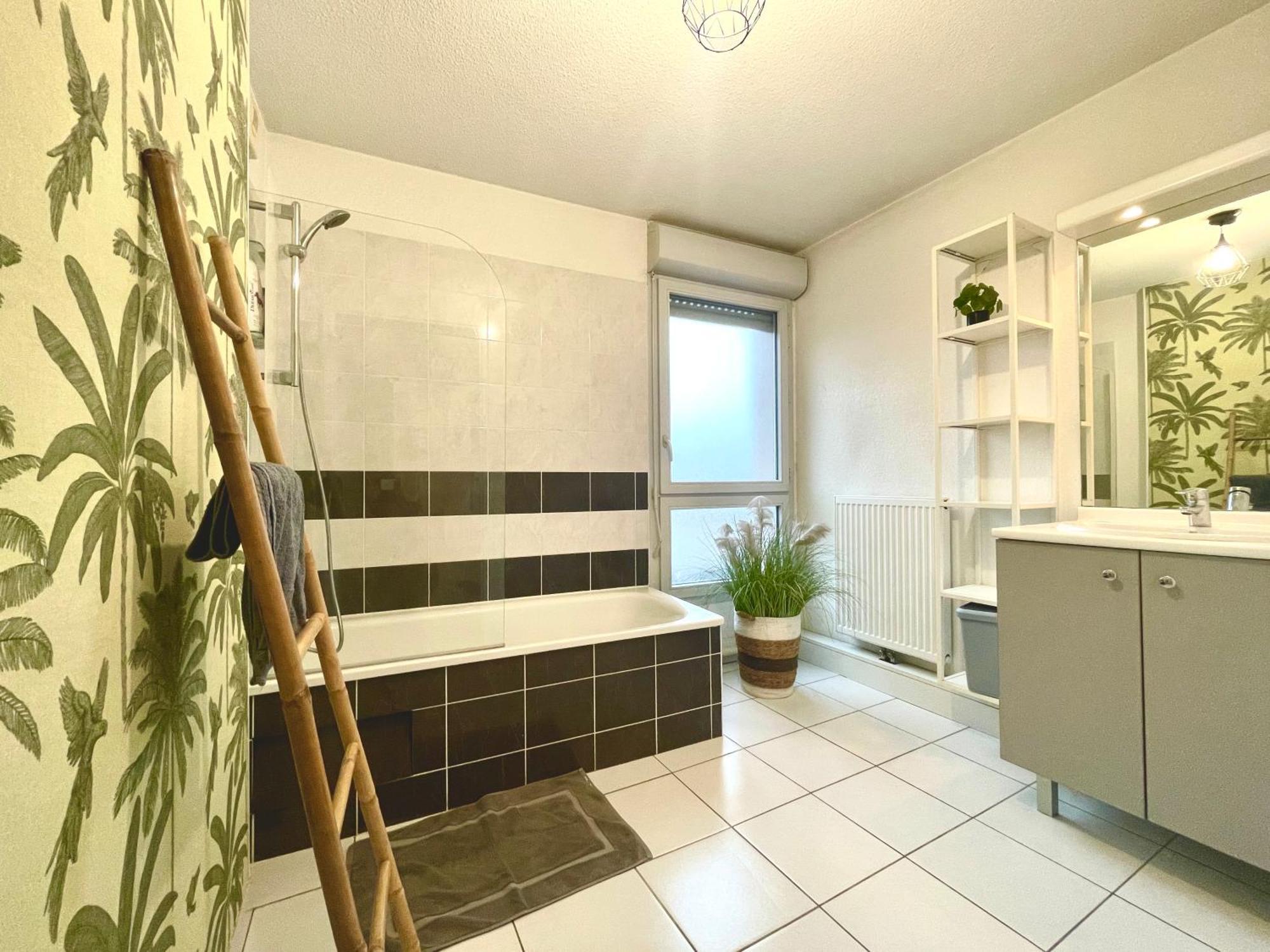 Bel Appartement T3 de 60m2 avec Parking, Terrasse, proche du Métro et du Périph Tolosa Esterno foto
